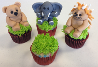 fondant animals on cupcakes